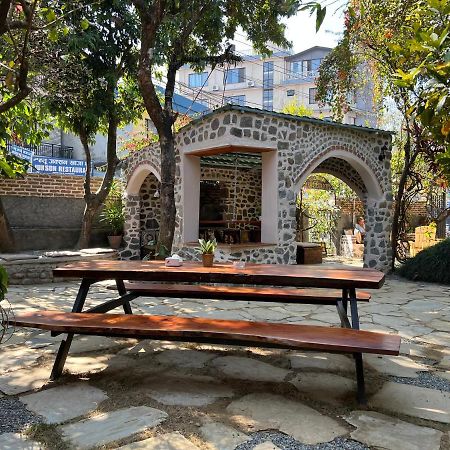 Gaurishankar Backpackers Hostel Покхара Екстер'єр фото
