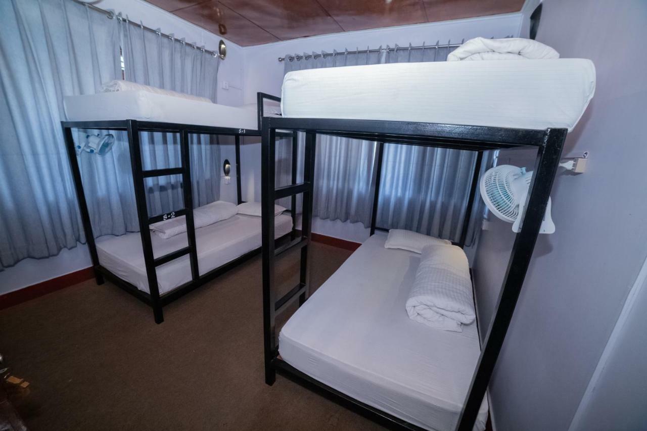 Gaurishankar Backpackers Hostel Покхара Екстер'єр фото